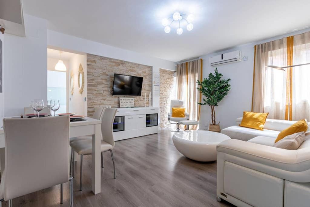 Triana Maestro Deluxe By Valcambre Apartment Sevilla Bagian luar foto